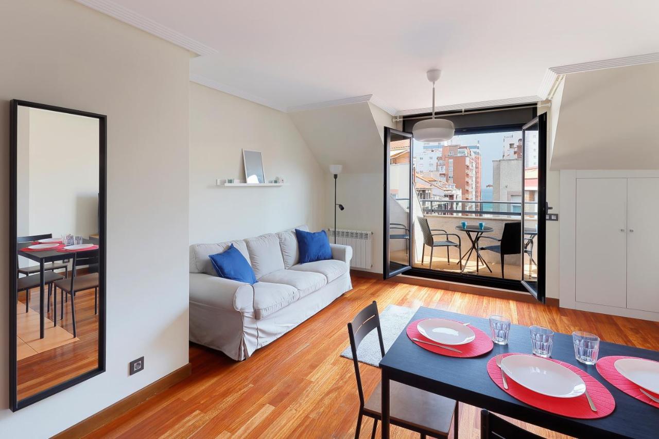 Atico Con Terraza, Vistas Al Mar Y Parking En Playa De S Lorenzo Gijón Extérieur photo