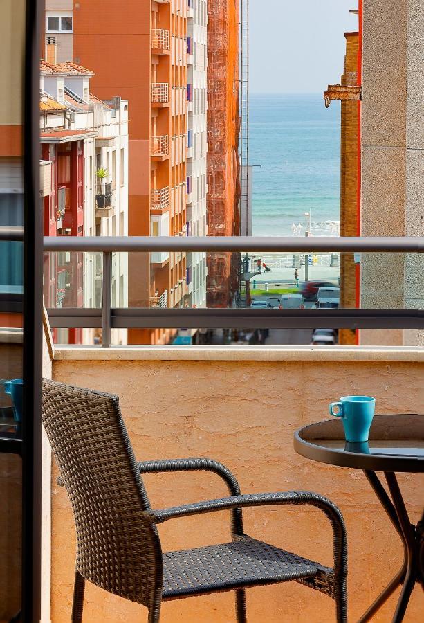 Atico Con Terraza, Vistas Al Mar Y Parking En Playa De S Lorenzo Gijón Extérieur photo